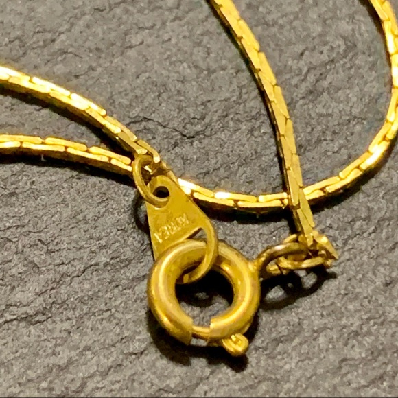 Vintage Gold Tone Box Chain Necklace Matching Black Cylinder Dangle Earrings - Picture 3 of 12